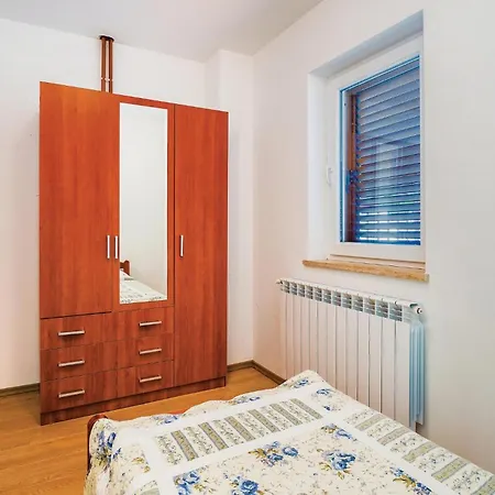 Cozy In Labin With Wifi Holiday home